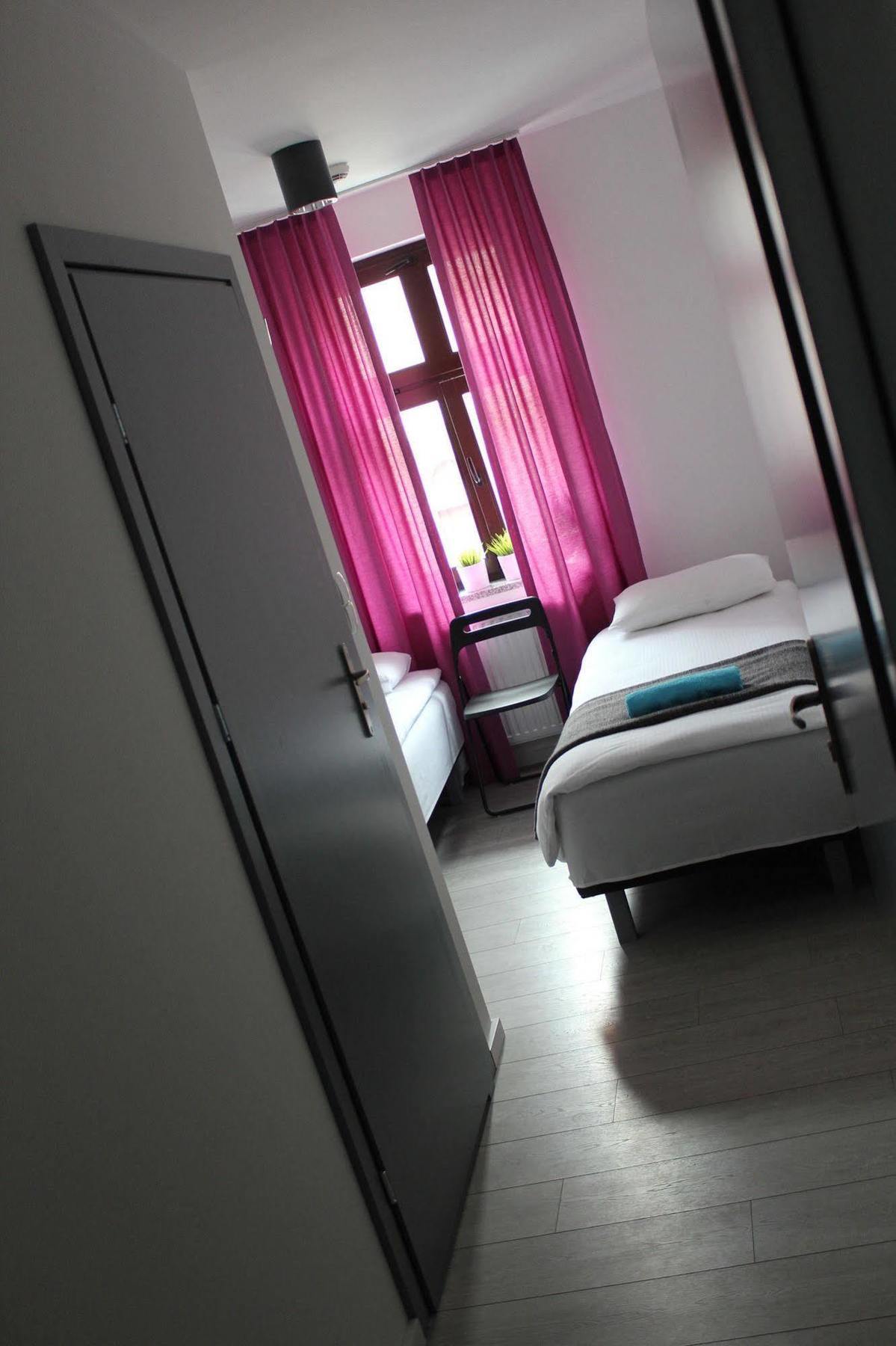 Soda Hostel & Apartments Poznan Ngoại thất bức ảnh