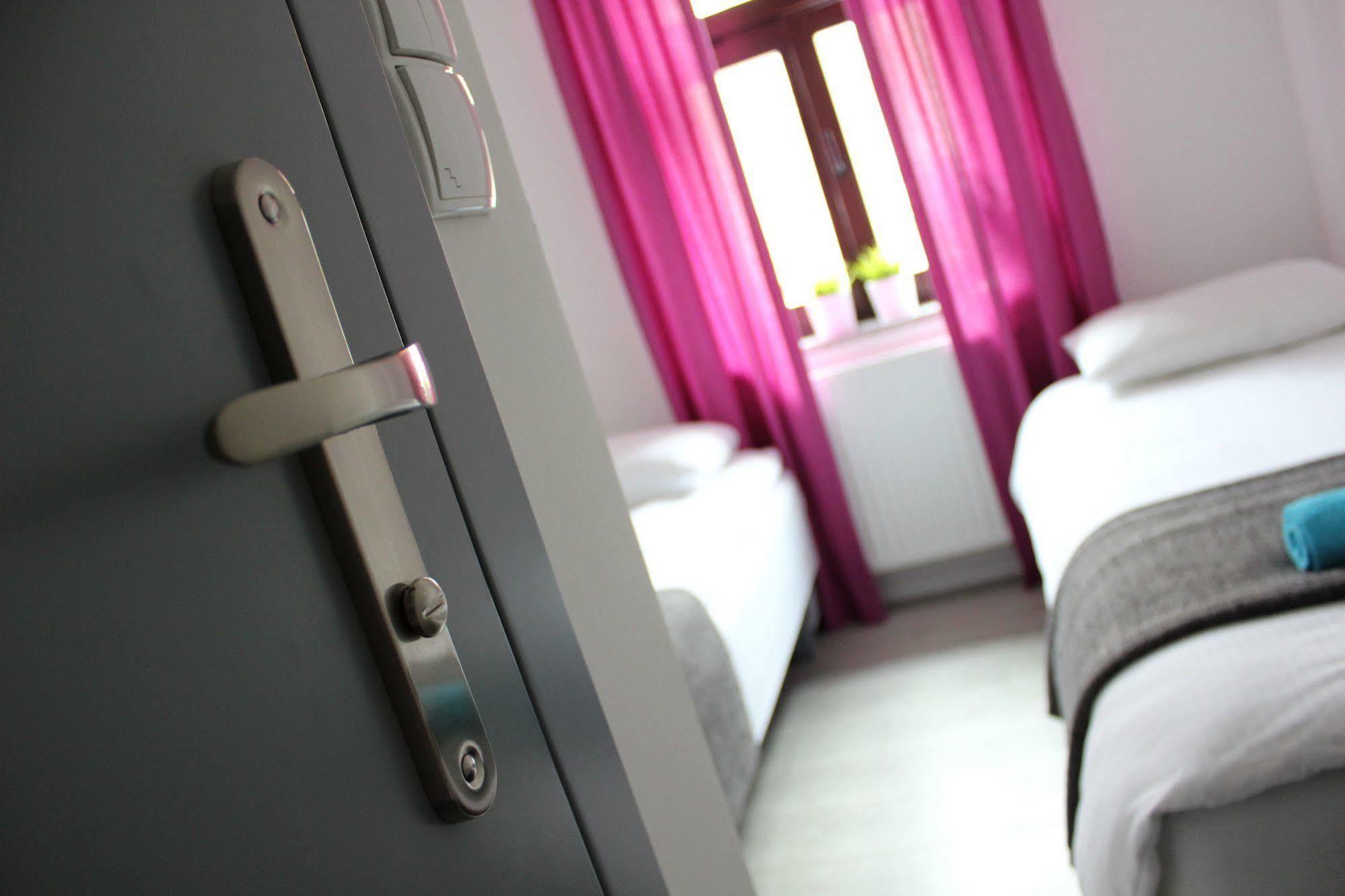 Soda Hostel & Apartments Poznan Ngoại thất bức ảnh